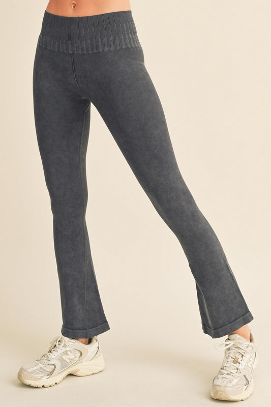 YELETE - Stone Washed Ribbed Flared Yoga Pants (Black)